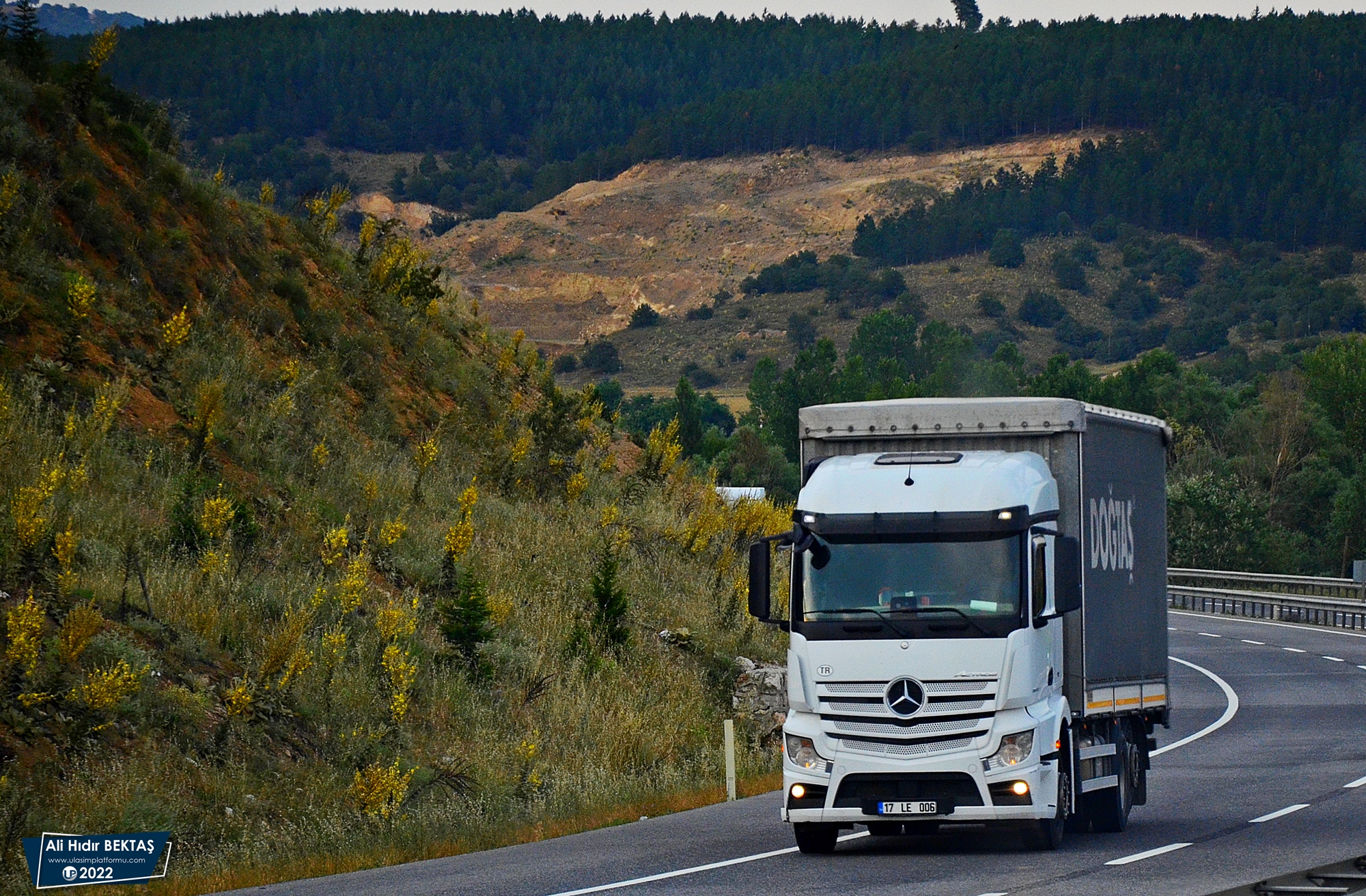 [Resim: 1655987832_navMniNHjsBAIhc.JPG]