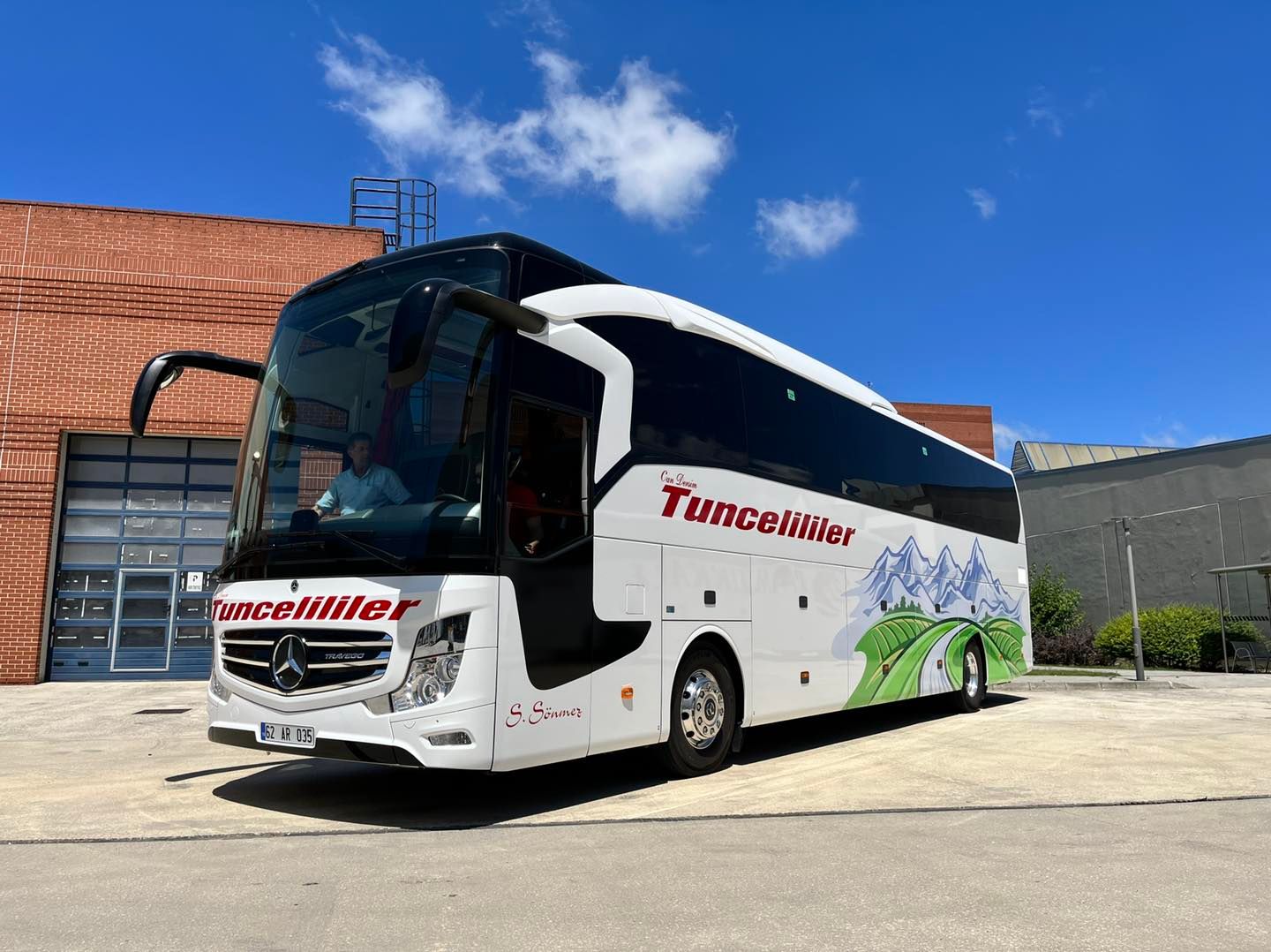 [Resim: 1659268419_OygvhJXimPaWhrO.jpg]