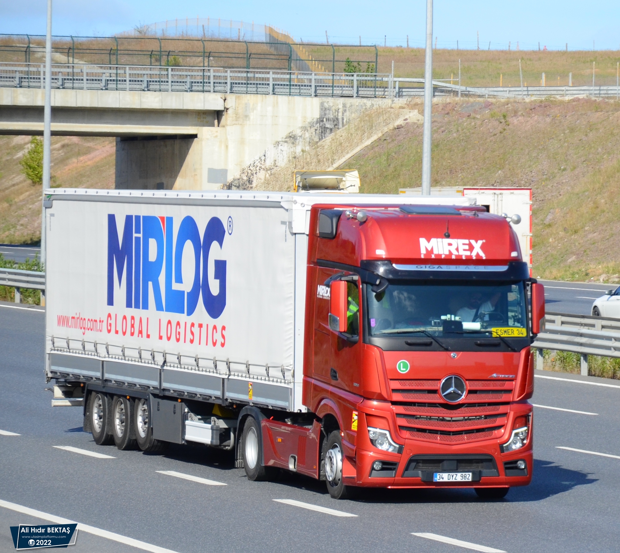 [Resim: 1671622861_ZEBQC5IJg9fibmW.JPG]