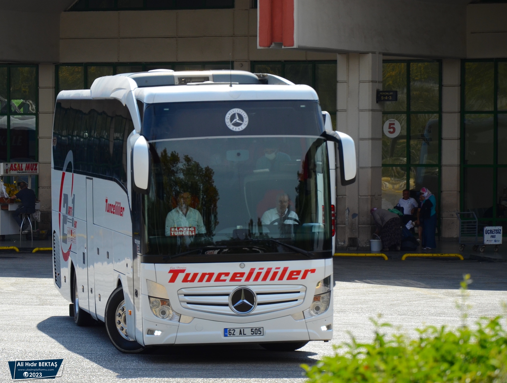 [Resim: 1682199833_9Be98efL2gAZHRo.JPG]