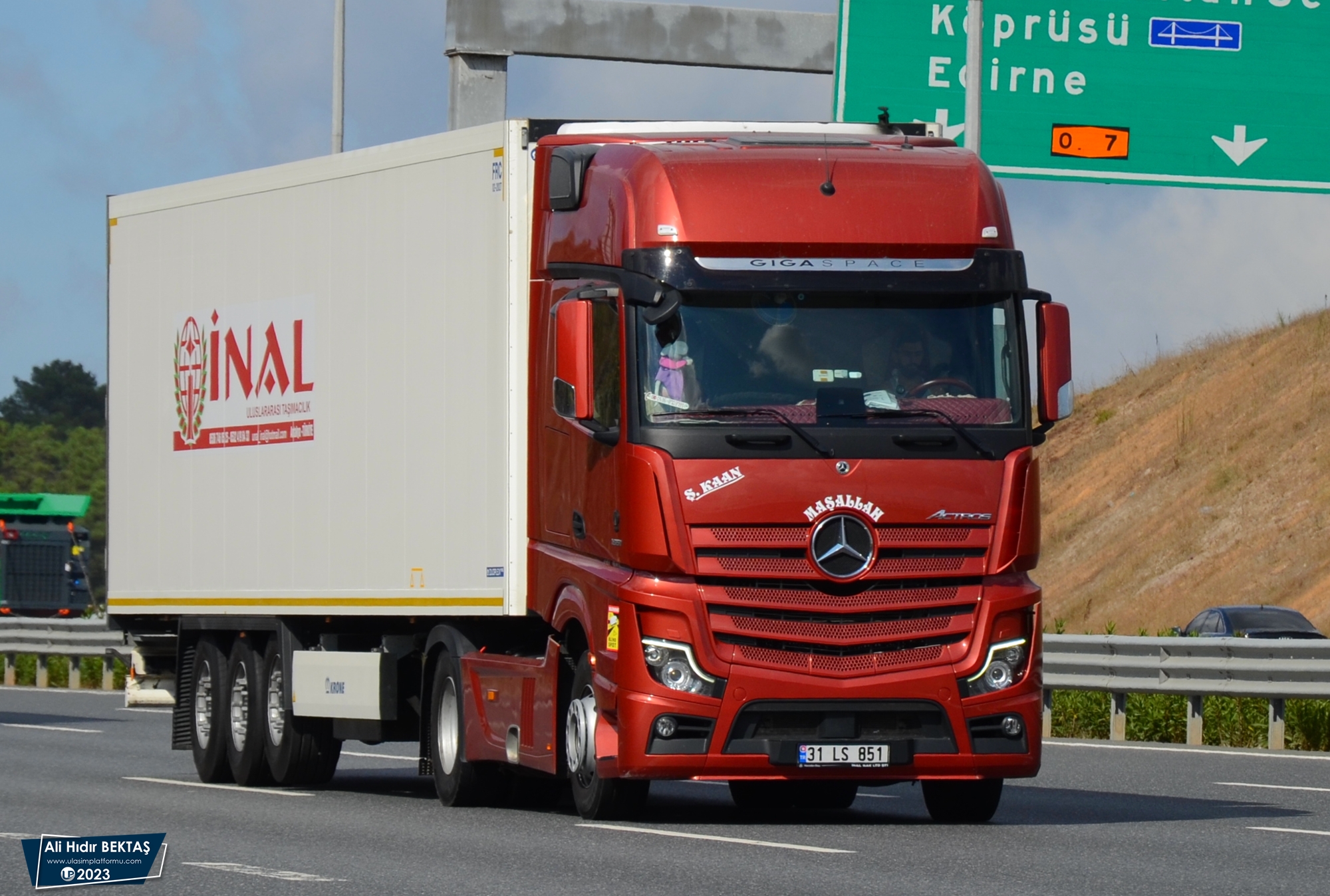 [Resim: 1688937692_cVKECQqy3JFBgYv.JPG]