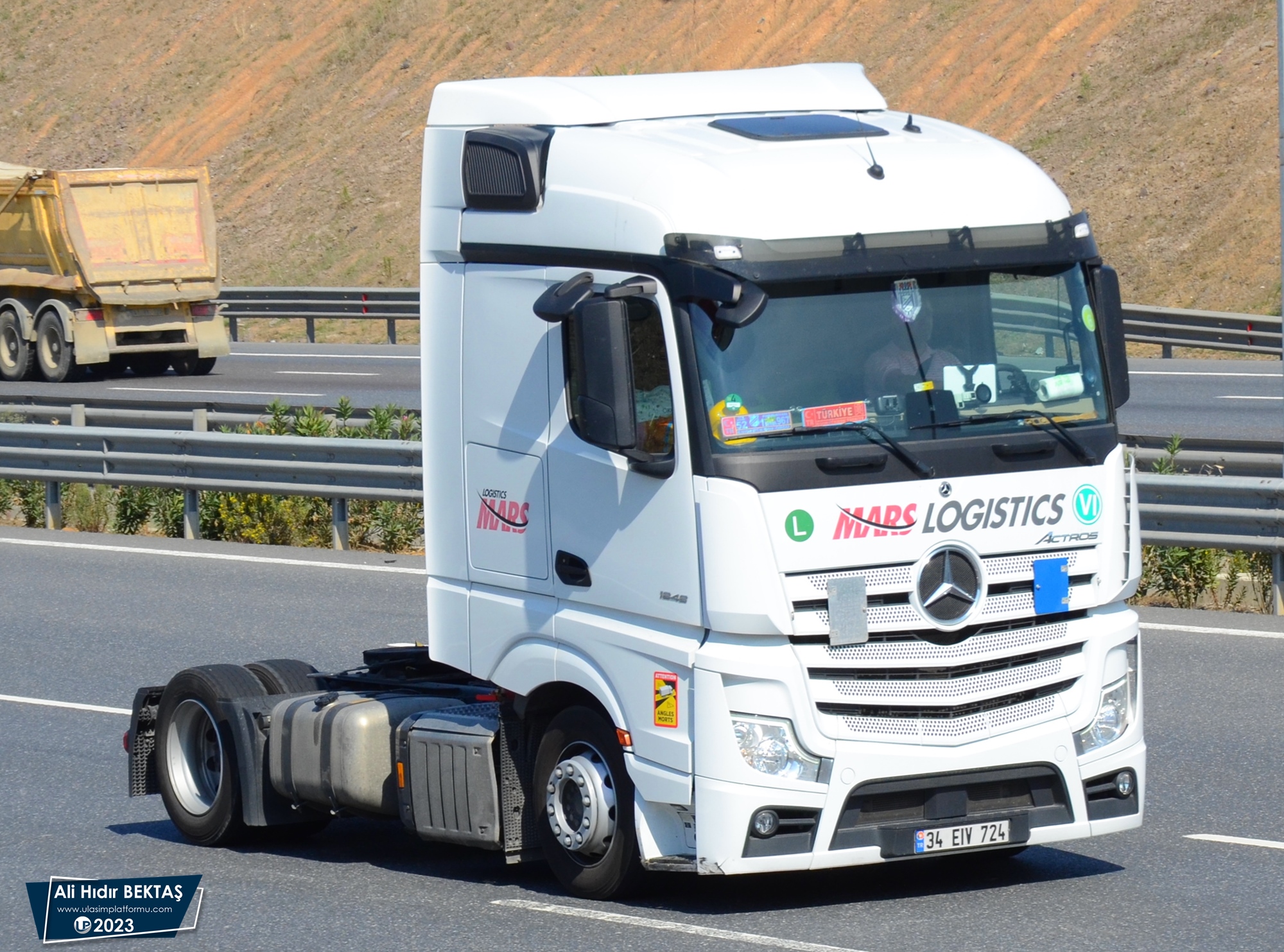 [Resim: 1688937739_PXdvqUPyIRCkC9y.JPG]