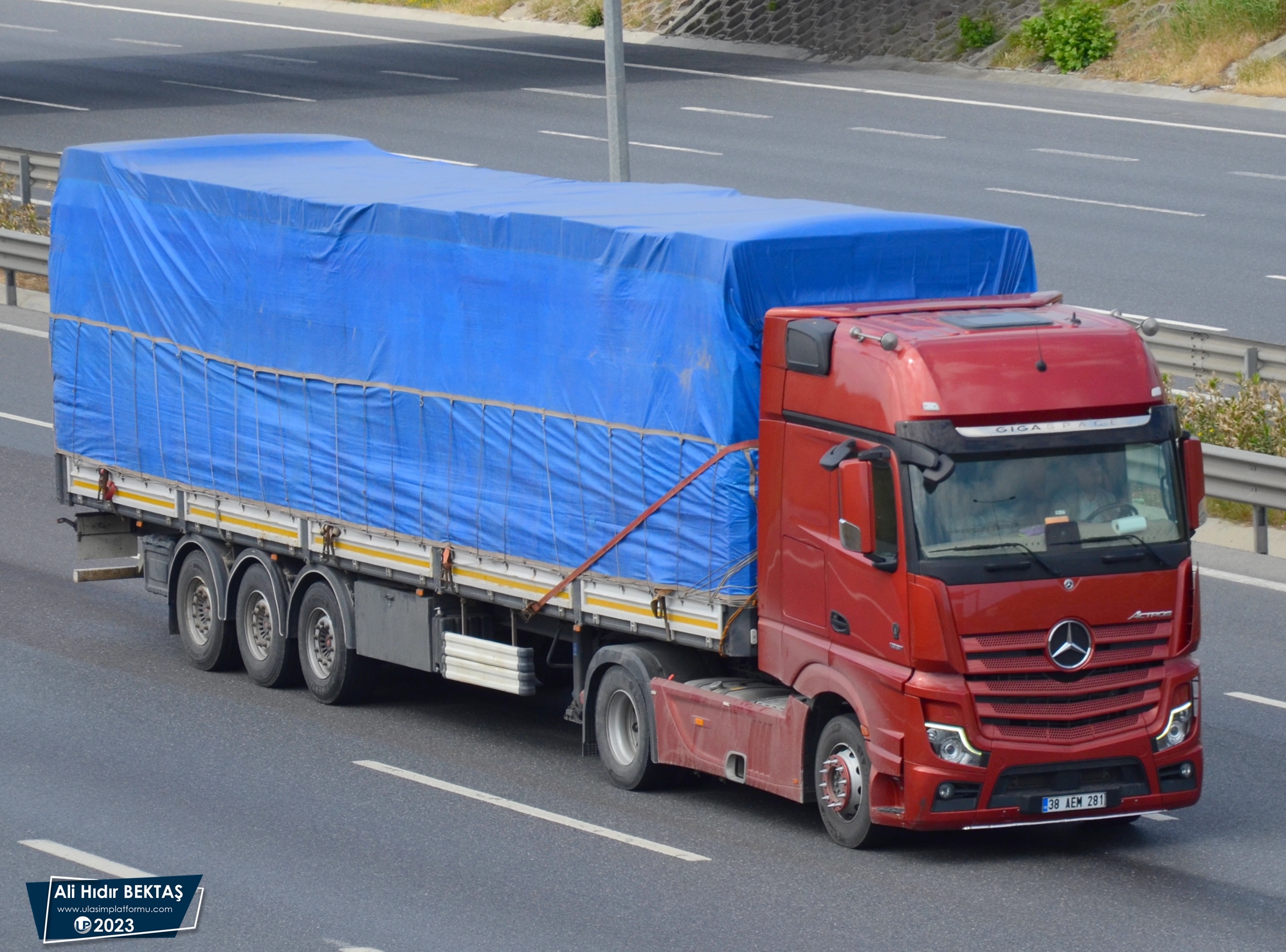 [Resim: 1696254063_wF6YrkAZ7H82rr7.JPG]