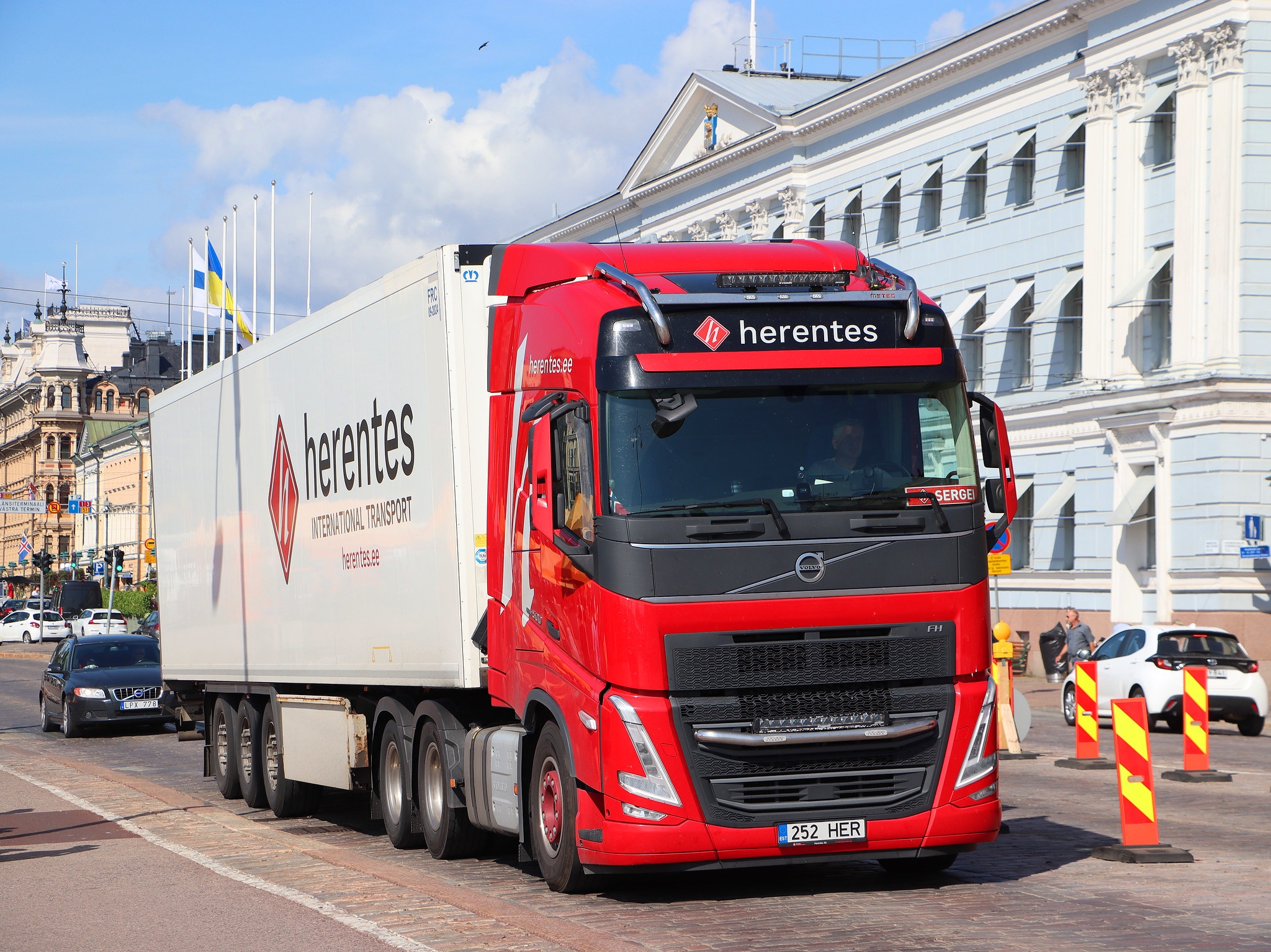 [Resim: 1697811682_jUNME19TGA2Sbm1.jpg]