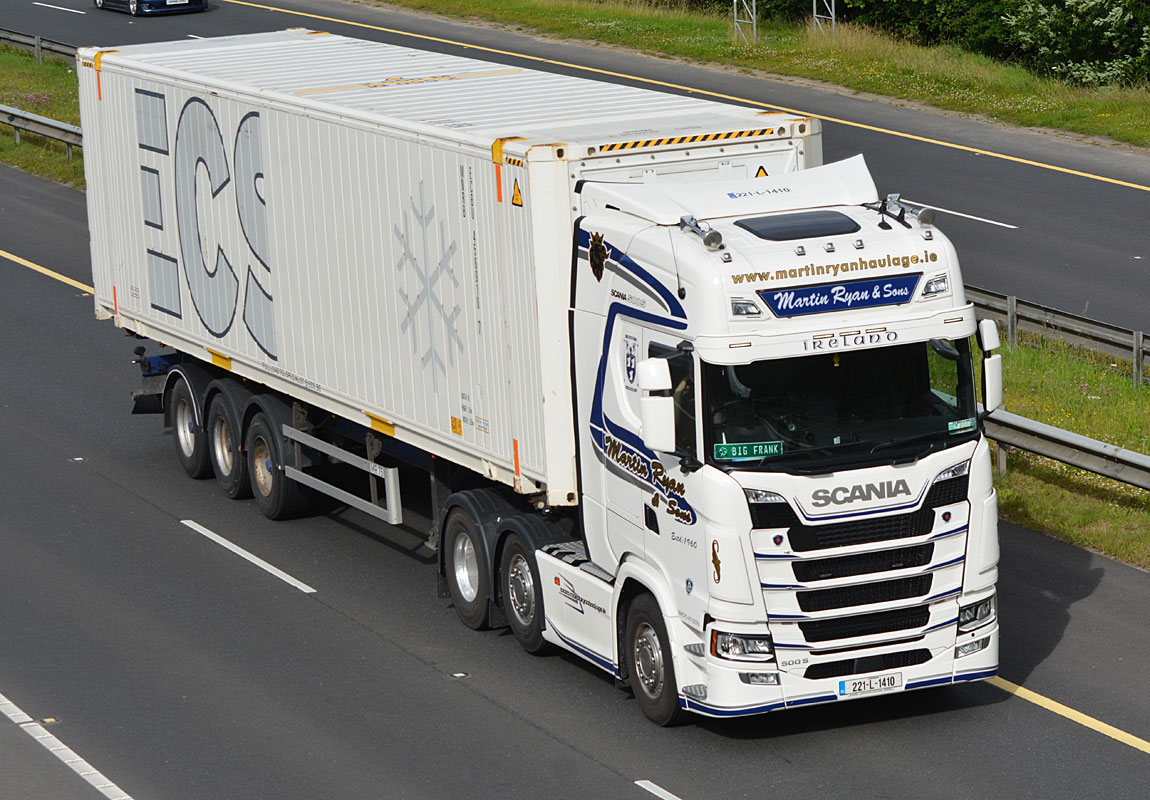 [Resim: 1699475147_DsRZXI8rNFHxDpj.jpg]