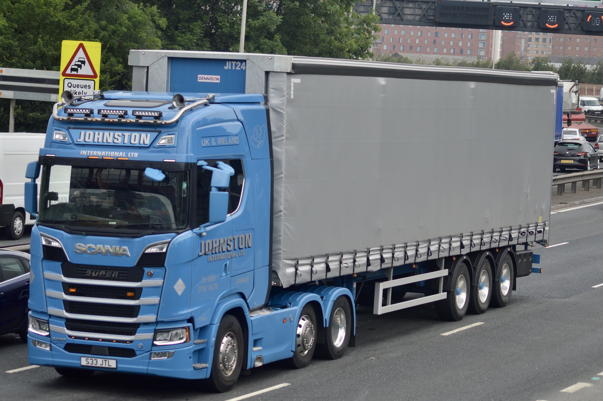 [Resim: 1699477642_6f8O1VnePqriHDQ.jpg]