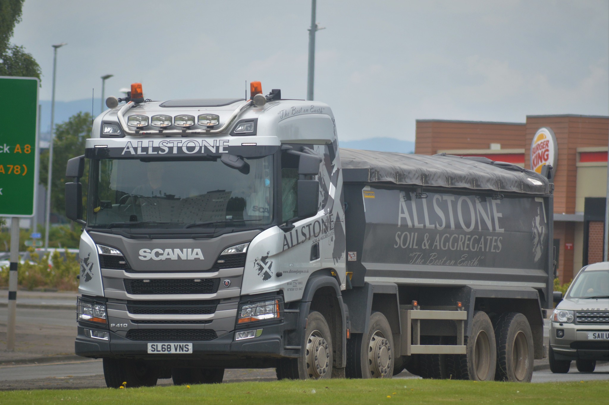 [Resim: 1699650393_FrQySReSRxBmkcU.jpg]