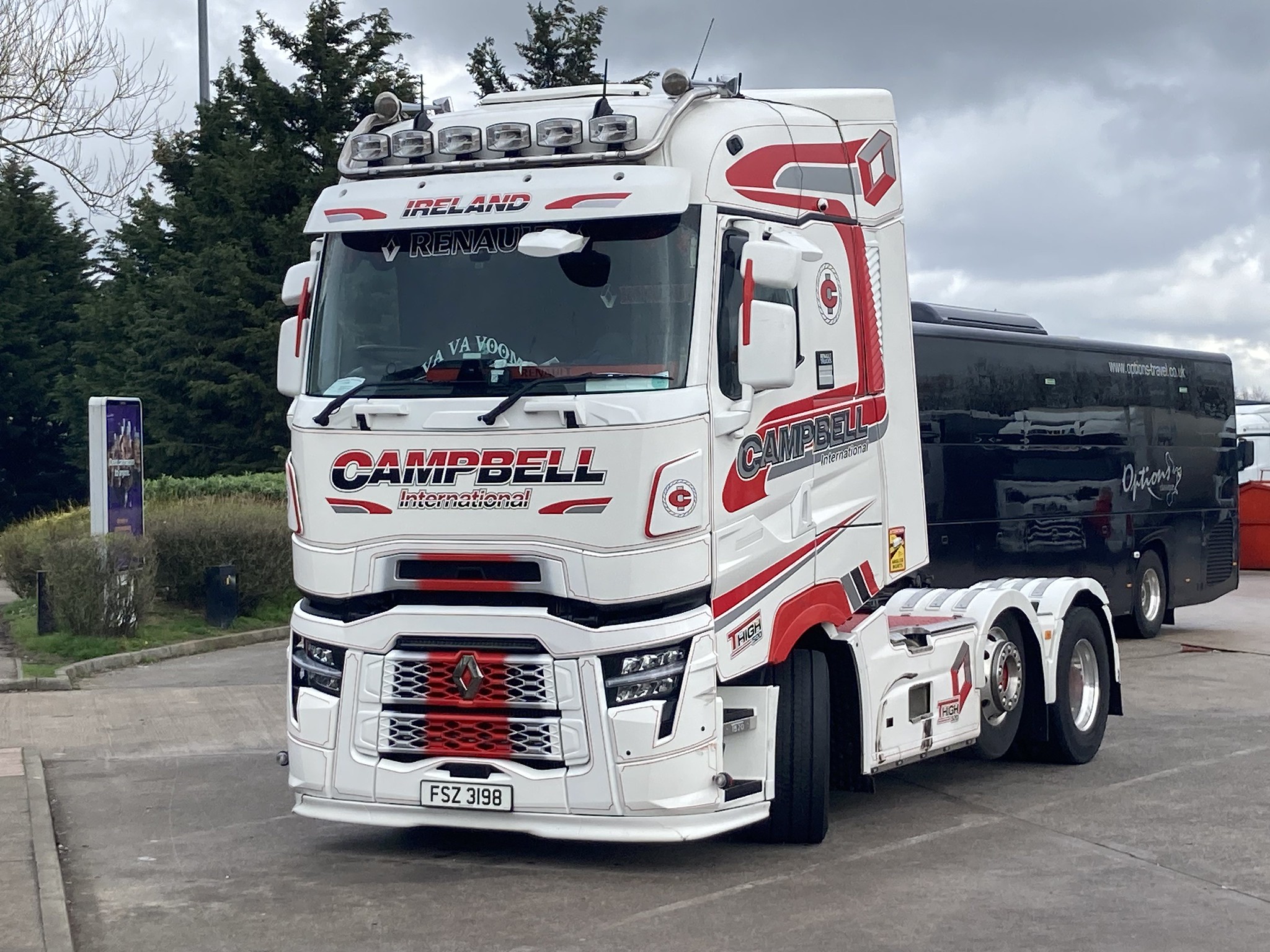 [Resim: 1699826315_9Maf4vo5GfQqbrg.jpg]