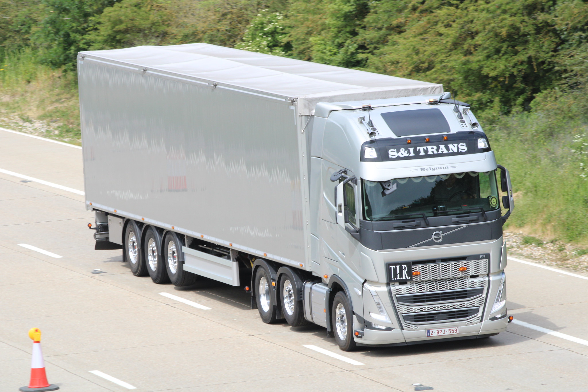 [Resim: 1699998735_7rh78YGCEJpdAyB.jpg]