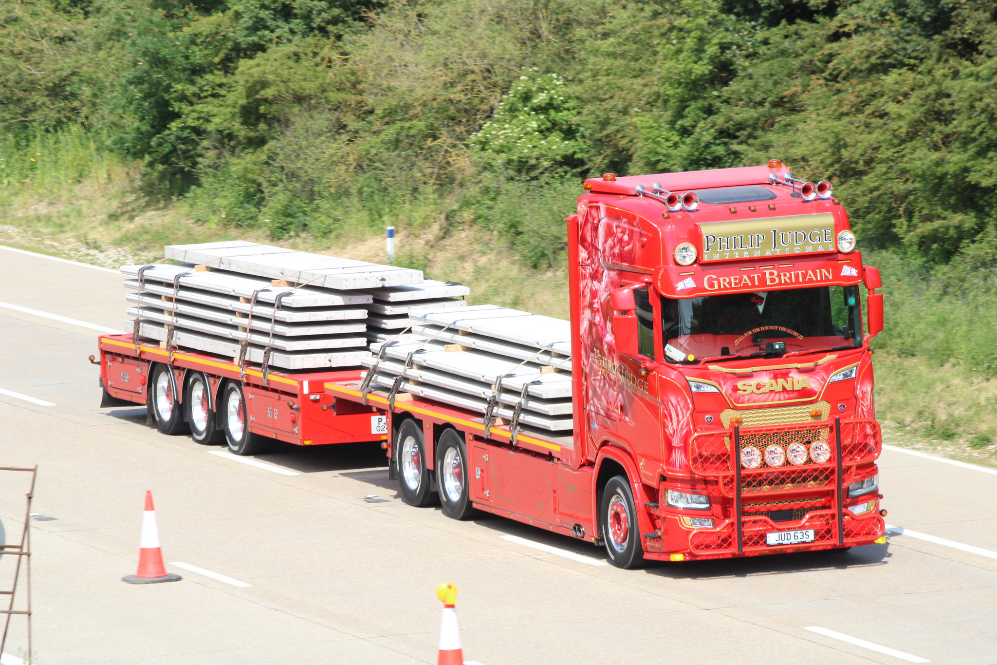 [Resim: 1700334113_2QIEESrdQykVN9Z.jpg]