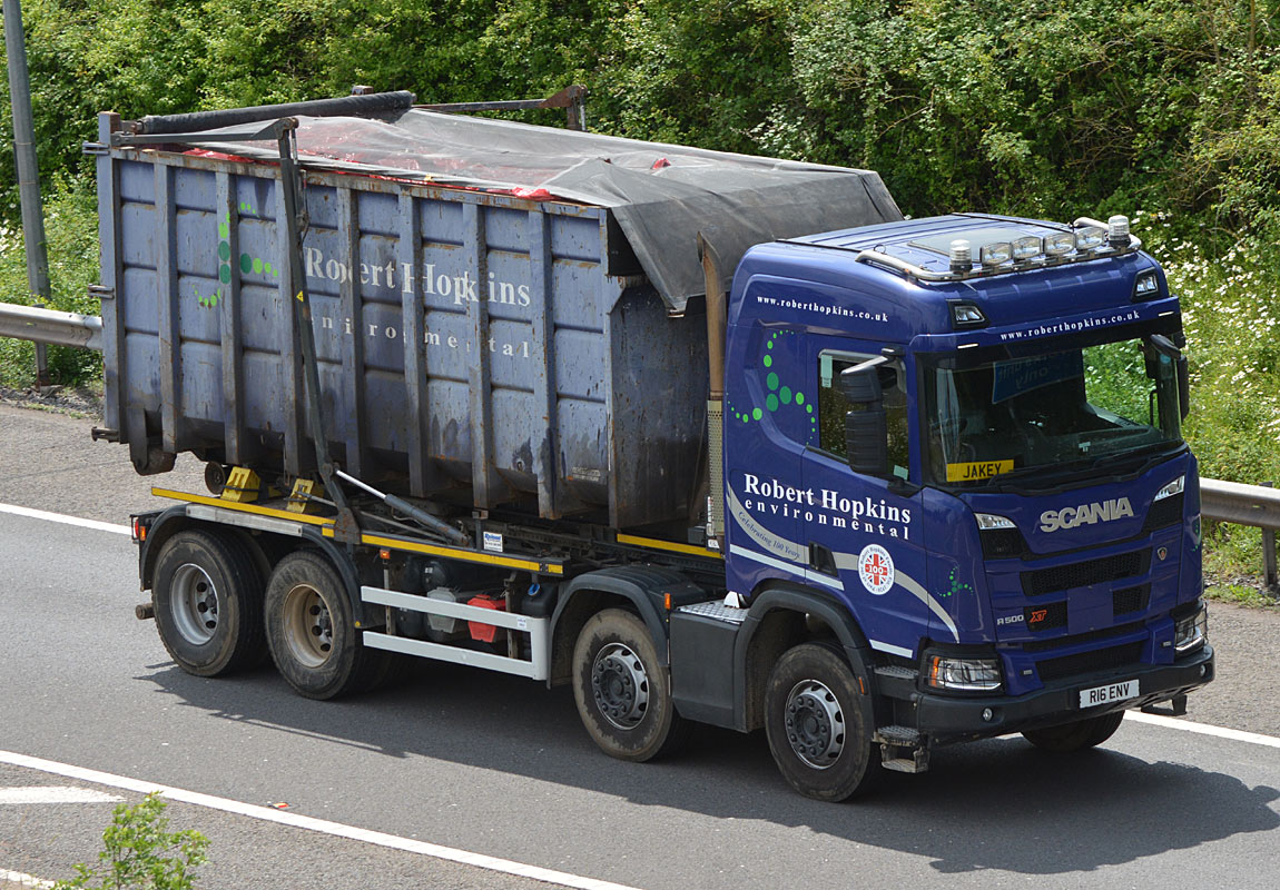 [Resim: 1700677007_1NASYxPJG6tgVId.jpg]