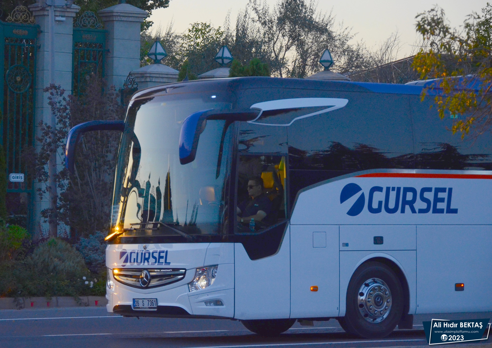 [Resim: 1702927039_ku2Aq8GIahxXTxi.JPG]