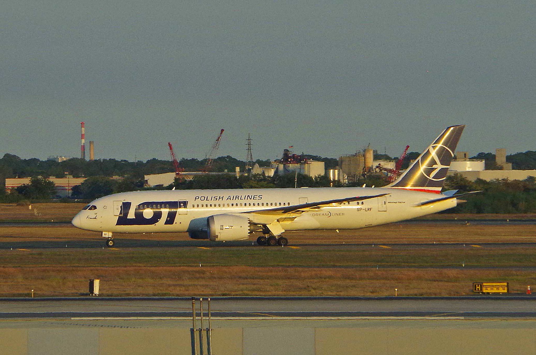 [Resim: 1703522910_JOpydn5Cecy1KlE.jpg]