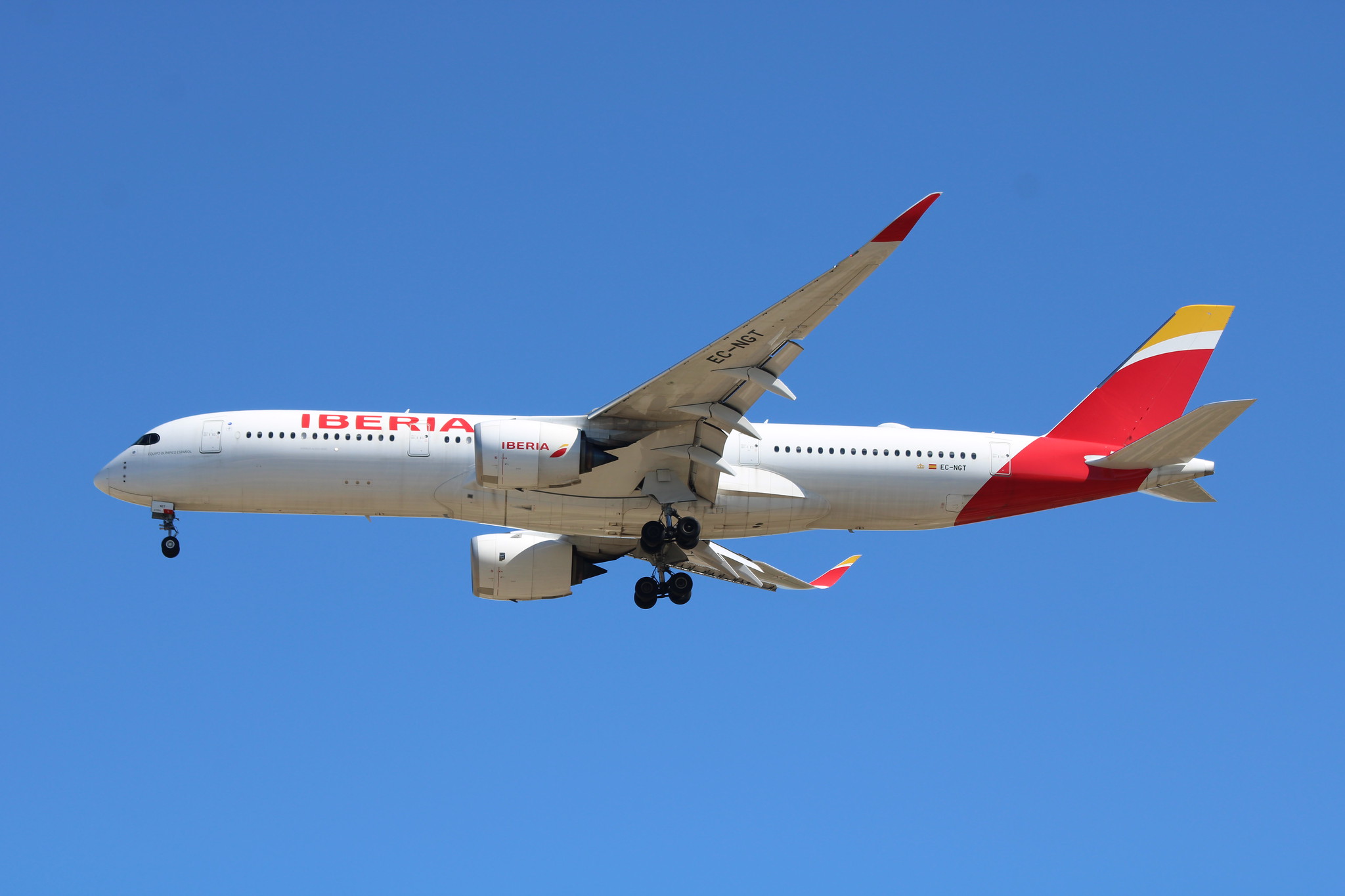 [Resim: 1703522925_ACmcZx0kRJBRV06.jpg]