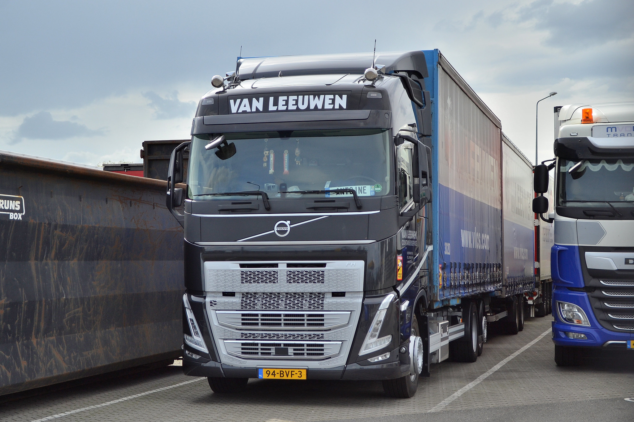 [Resim: 1703685921_Vrpb2P5Q6bo8C8A.jpg]