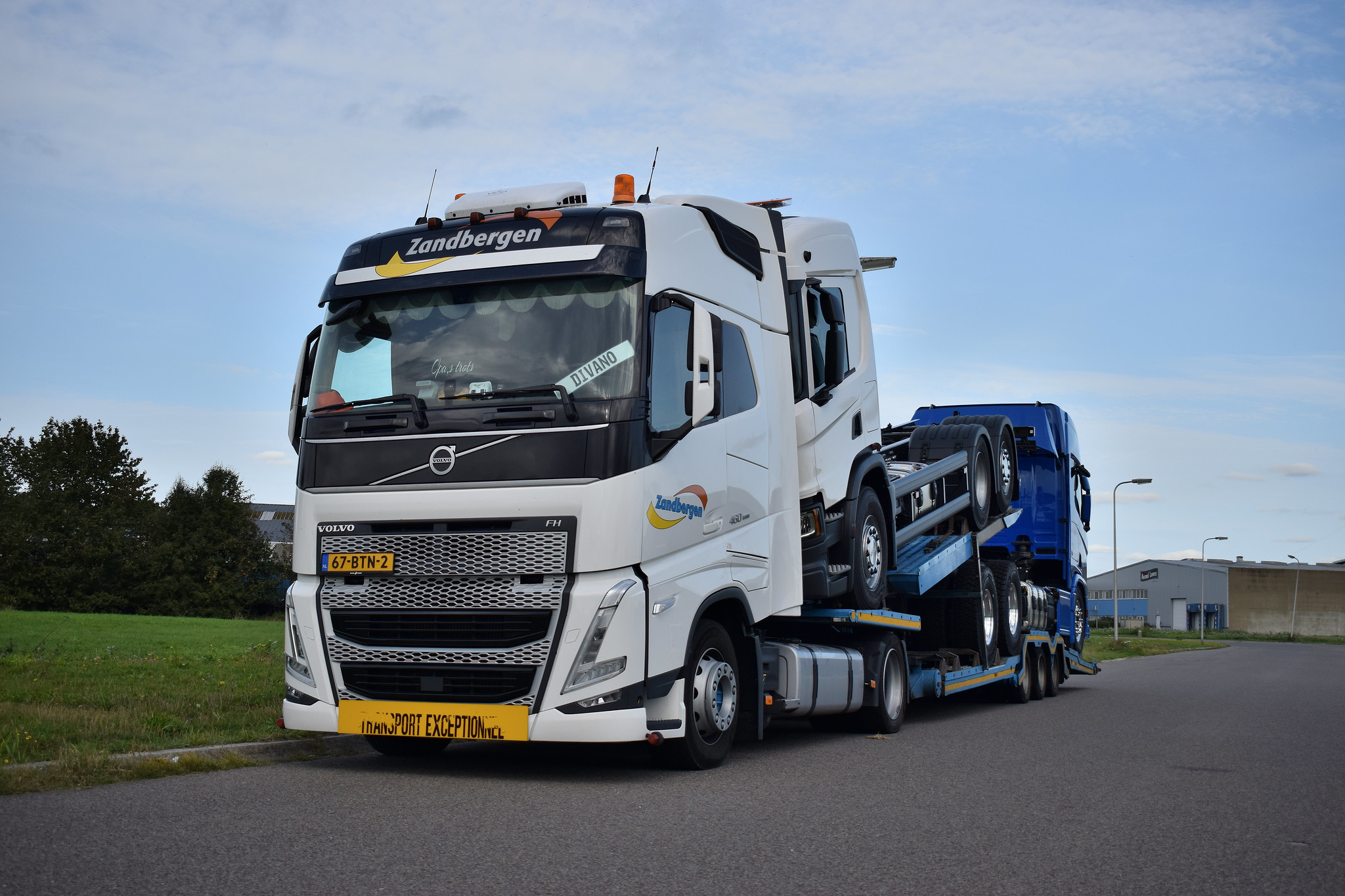 [Resim: 1703686008_tm2wpxLgJKQA6Gx.jpg]