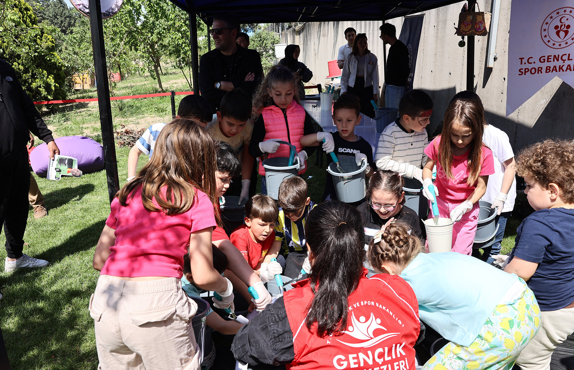 [Resim: 1715885115_9A68ik8qDWd9JAs.jpg]