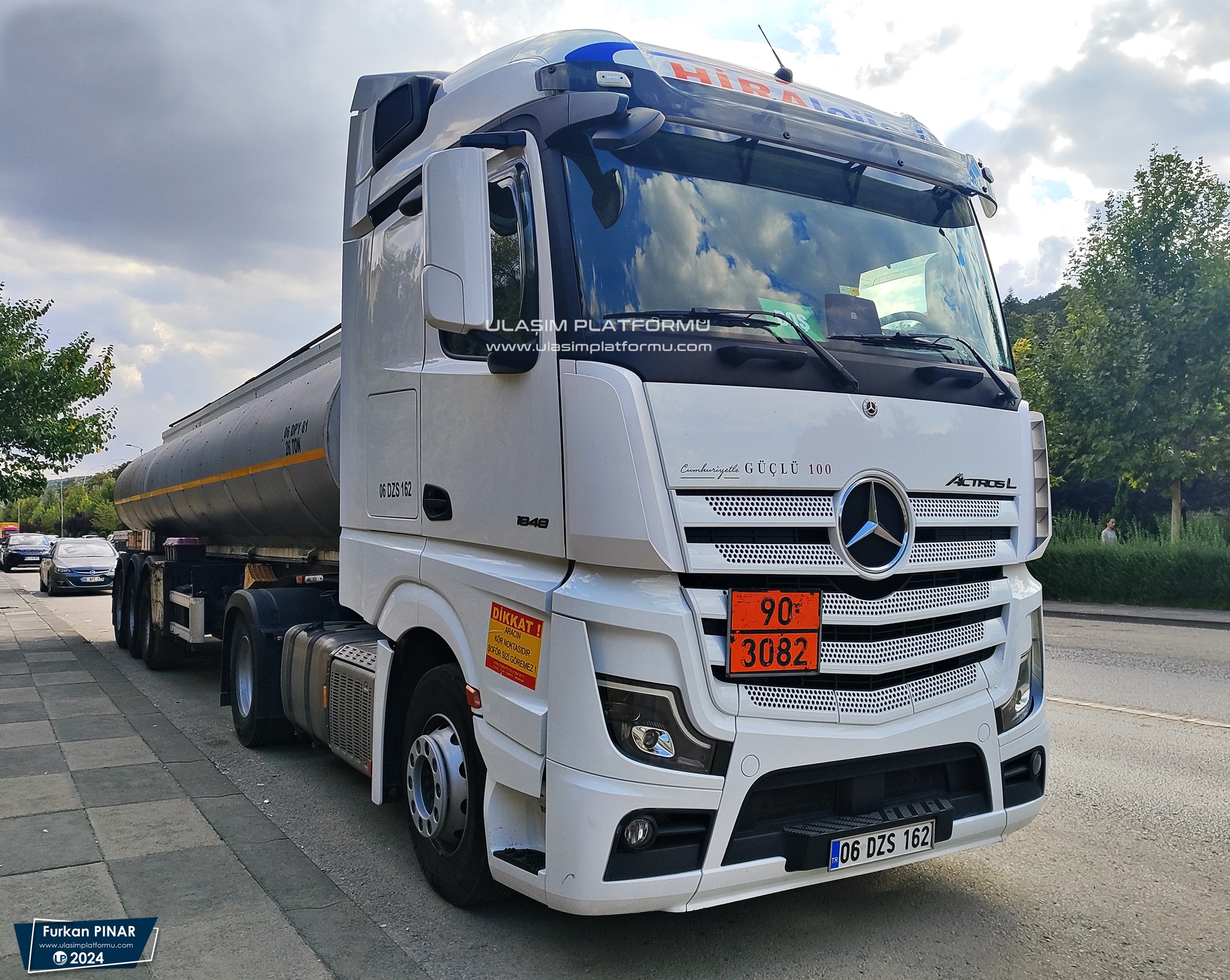 [Resim: 1727595862_U6LI2PD3NJ3dA38.jpg]