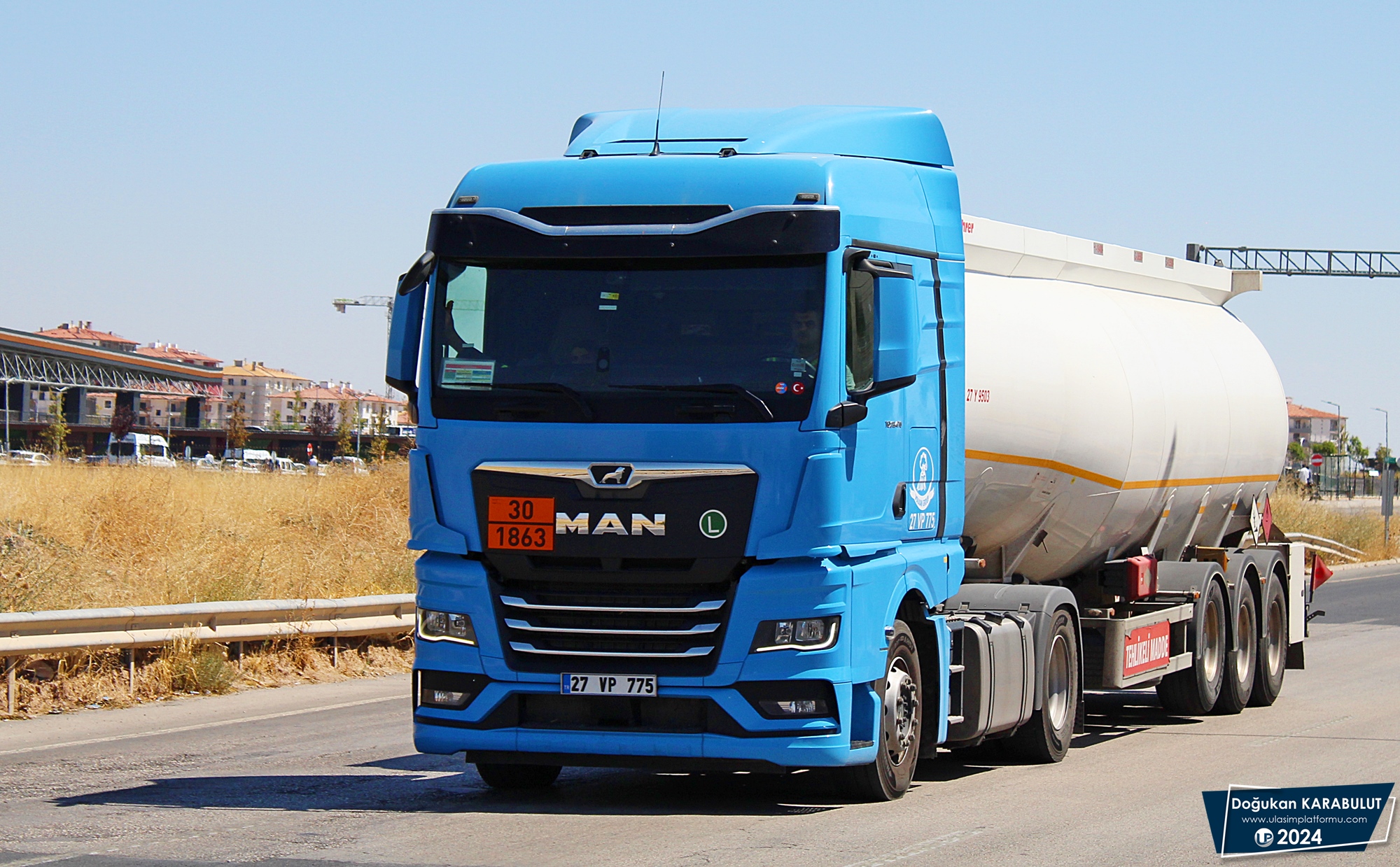 [Resim: 1732830112_DW88kG1APTFp2PB.JPG]