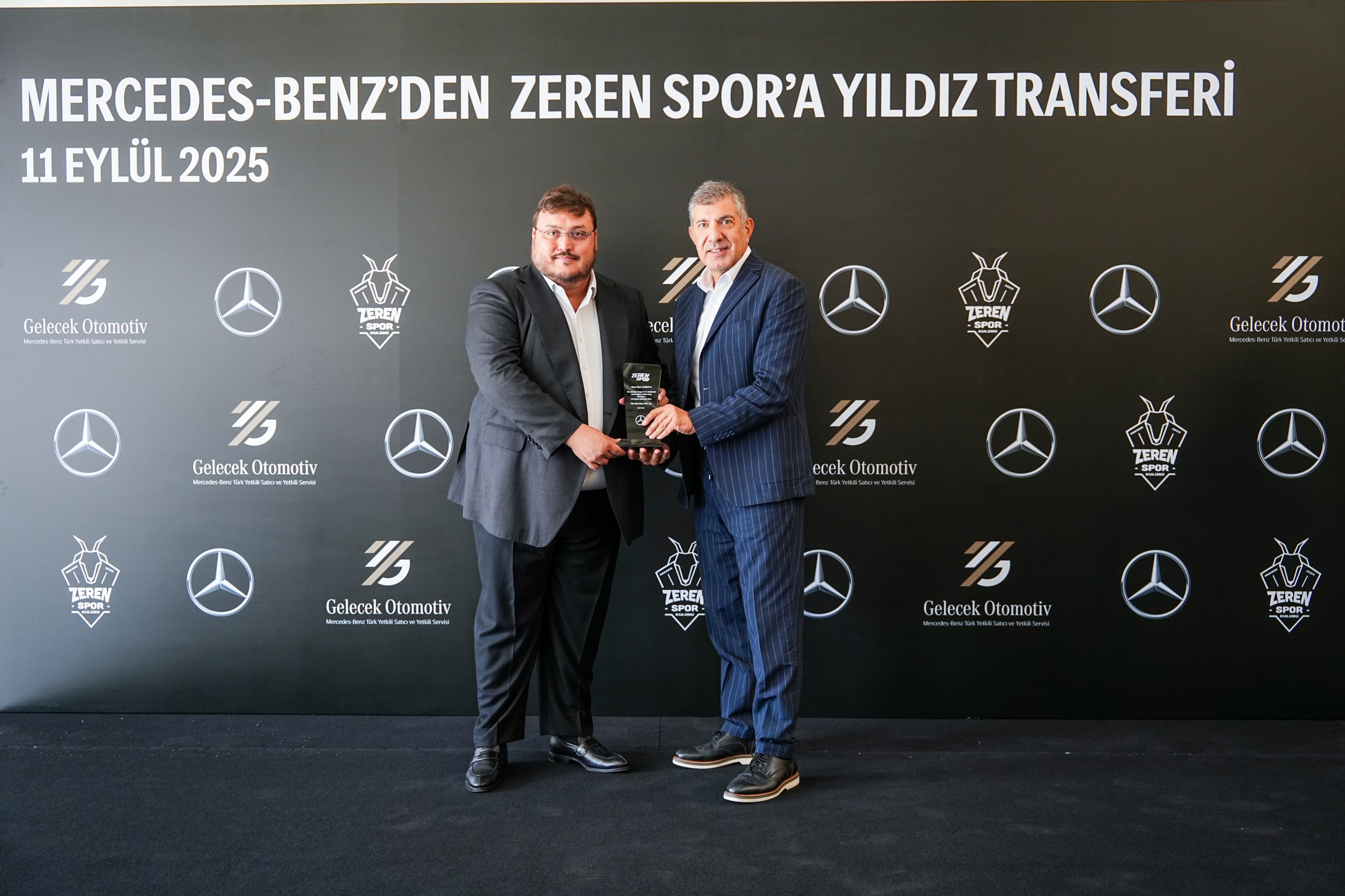 [Resim: 1757616970_JKTm8jKEpUoS65E.jpg]