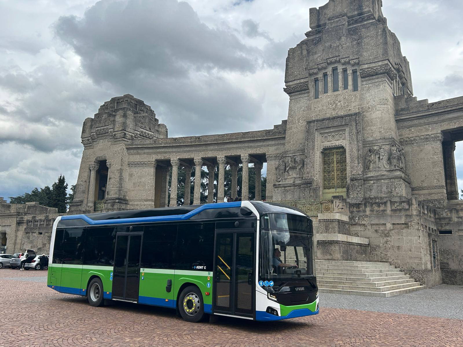 [Resim: 1759648694_ejAKJN0VCCYGlps.jpg]