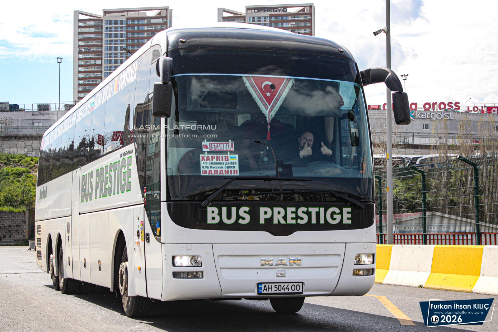 [Resim: 1776976001_MFXfaZZ6UctuN83.jpg]